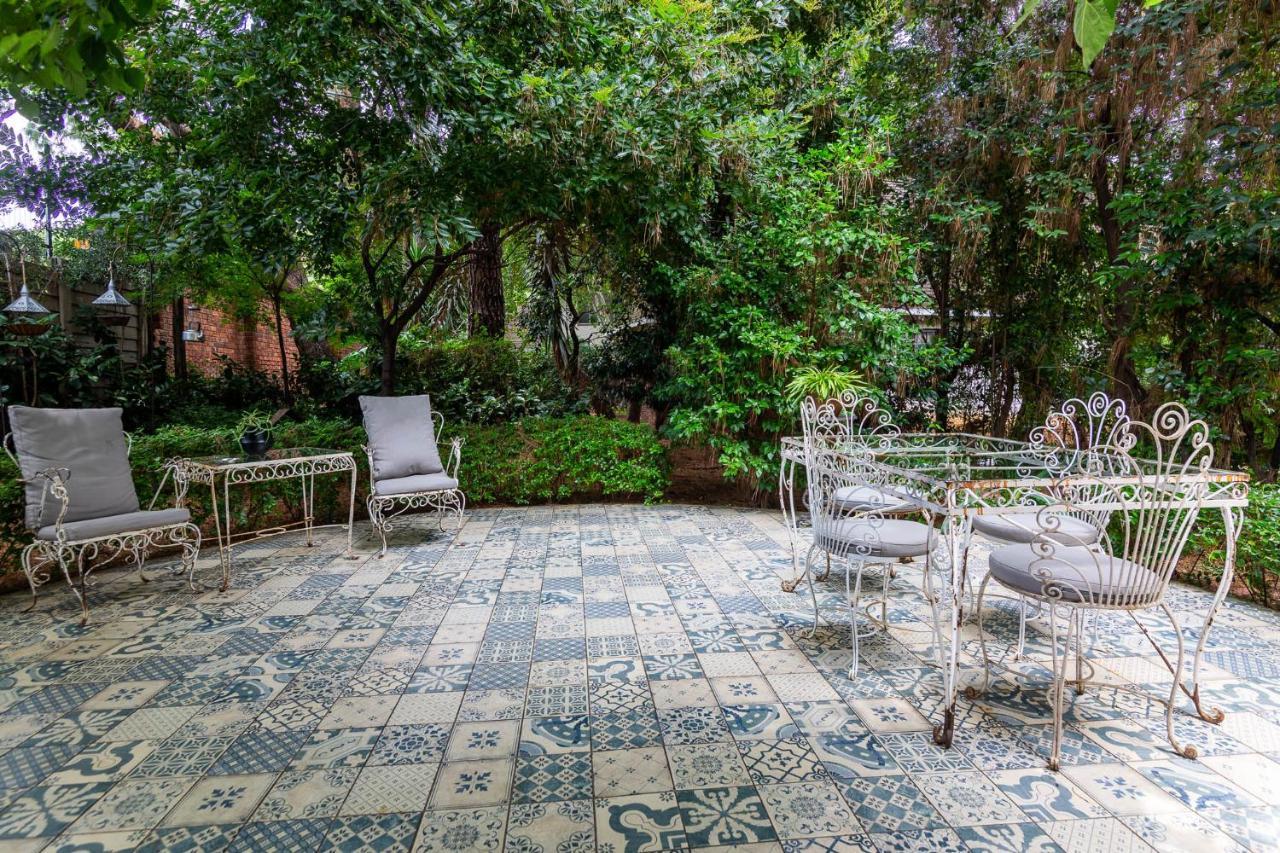 Festina Lente Guesthouse Johannesburg Bagian luar foto