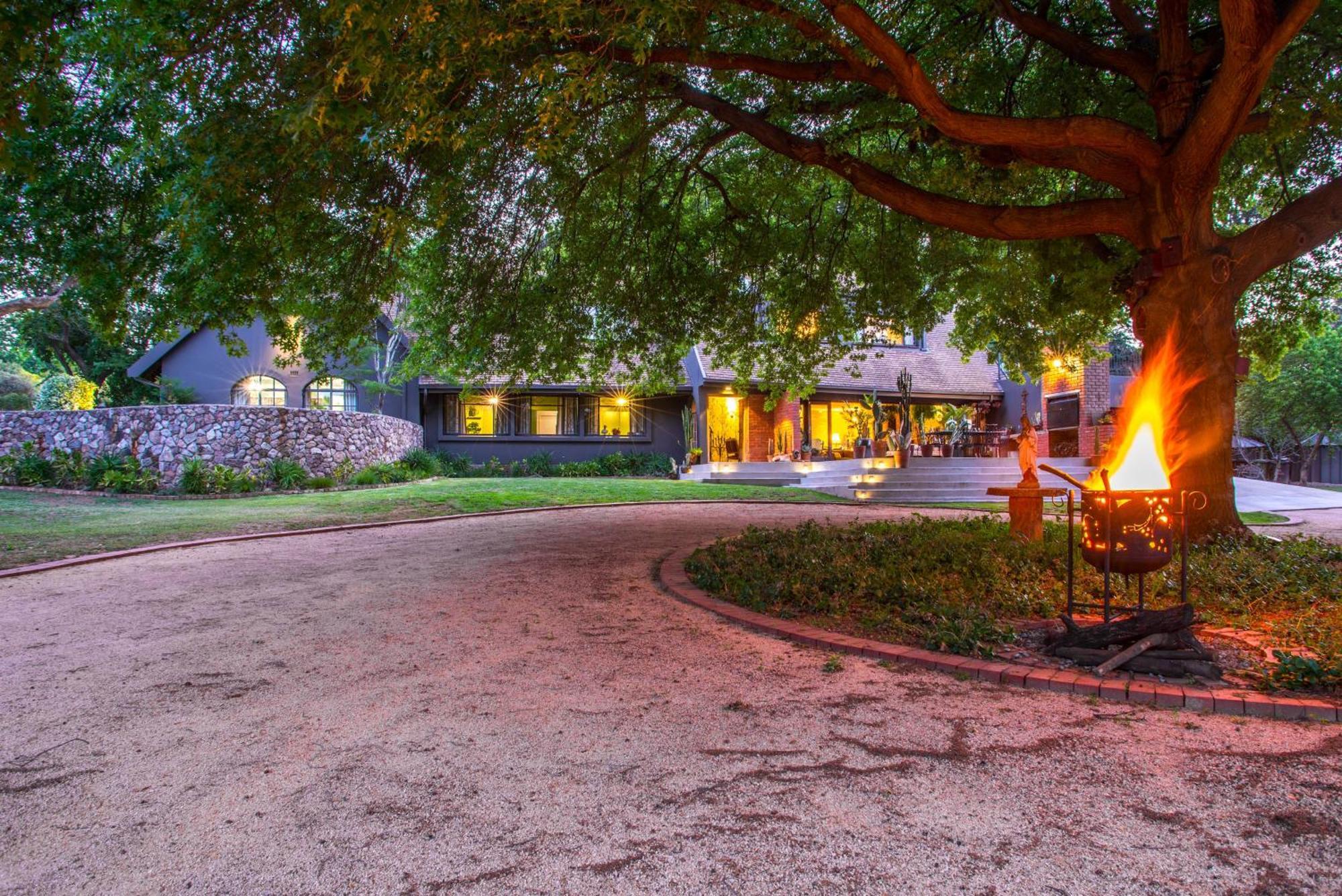 Festina Lente Guesthouse Johannesburg Bagian luar foto