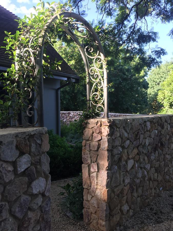 Festina Lente Guesthouse Johannesburg Bagian luar foto