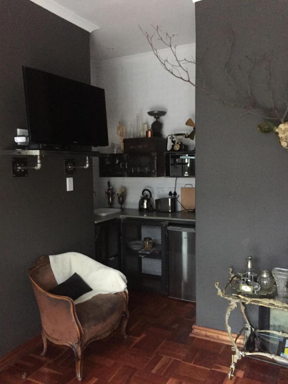Festina Lente Guesthouse Johannesburg Bagian luar foto